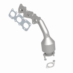 Kia Sorento Catalytic Converter - Magnaflow - OEM Grade Federal/EPA Compliant Direct-Fit - `07-`09