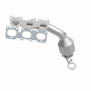 Kia Sorento Catalytic Converter - Magnaflow - OEM Grade Federal/EPA Compliant Direct-Fit - `07-`09