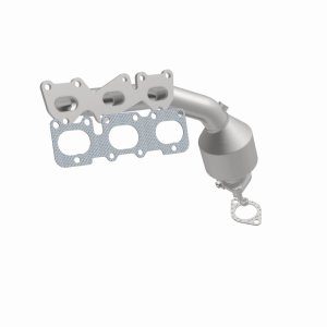 Kia Sorento Catalytic Converter - Magnaflow - OEM Grade Federal/EPA Compliant Direct-Fit - `07-`09