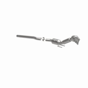 Volkswagen Passat Catalytic Converter - Magnaflow - OEM Grade Direct-Fit - 2010