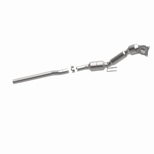 Volkswagen Passat Catalytic Converter - Magnaflow - OEM Grade Direct-Fit - 2010