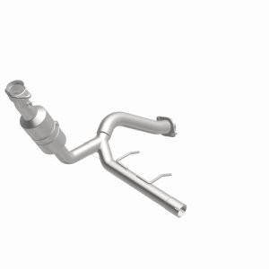 Ford Expedition Catalytic Converter - Magnaflow - OEM Grade Direct-Fit - `09-`14