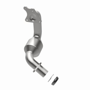 Nissan Sentra Catalytic Converter - Underbody - Magnaflow - OEM Grade Direct-Fit - `17-`19