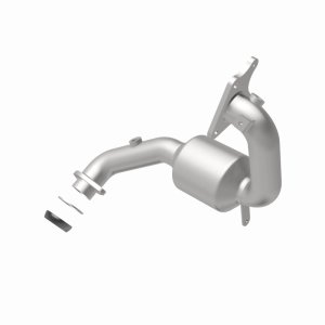 Nissan Juke Catalytic Converter - Magnaflow - OEM Grade Direct-Fit - `11-`17