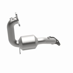 Nissan Juke Catalytic Converter - Magnaflow - OEM Grade Direct-Fit - `11-`17