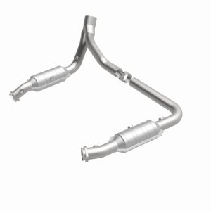 Dodge Ram Catalytic Converter - Magnaflow - Direct Fit, OEM Grade - `07-`08 Dodge Ram Catalytic Converter - Magnaflow - Direct Fit, OEM Grade - `07-`08