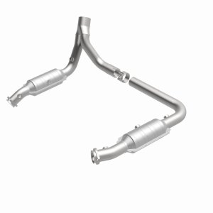 Dodge Ram Catalytic Converter - Magnaflow - Direct Fit, OEM Grade - `07-`08 Dodge Ram Catalytic Converter - Magnaflow - Direct Fit, OEM Grade - `07-`08