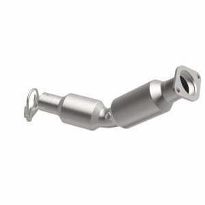 Toyota Prius Plug-In Catalytic Converter - Underbody - Magnaflow - OEM Grade Direct-Fit - `12-`15
