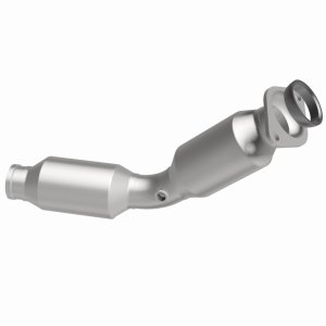 Toyota Prius V Catalytic Converter - Underbody - Magnaflow - Direct Fit Converter - `12-`17