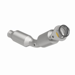 Toyota Prius V Catalytic Converter - Underbody - Magnaflow - Direct Fit Converter - `12-`17