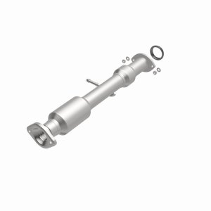 Toyota Highlander Catalytic Converter - Magnaflow - OEM Grade Direct-Fit - `14-`16