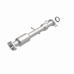 Toyota Highlander Catalytic Converter - Magnaflow - OEM Grade Direct-Fit - `14-`16