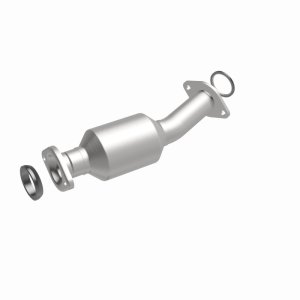 Toyota Sienna Catalytic Converter - Magnaflow - OEM Grade Direct-Fit - 2011