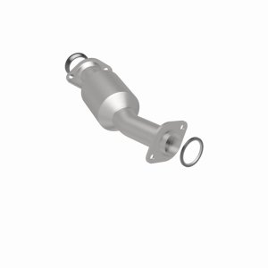 Toyota Sienna Catalytic Converter - Magnaflow - OEM Grade Direct-Fit - 2011
