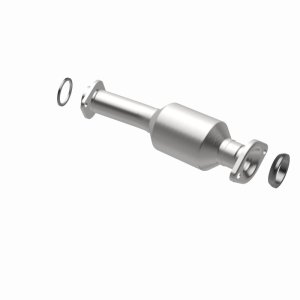 Toyota Sienna Catalytic Converter - Magnaflow - OEM Grade Direct-Fit - 2011