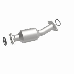 Toyota Sienna Catalytic Converter - Magnaflow - OEM Grade Direct-Fit - 2011