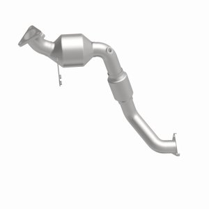 Volkswagen Touareg Catalytic Converter - Underbody - Magnaflow - Direct-Fit, OEM Grade - `08-`10
