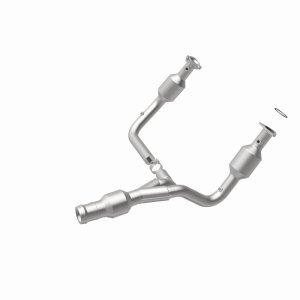 GMC Yukon Catalytic Converter - Magnaflow - OEM Grade Direct-Fit - `15-`20