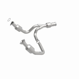 GMC Yukon Catalytic Converter - Magnaflow - OEM Grade Direct-Fit - `15-`20