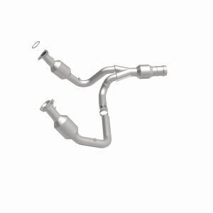 GMC Yukon Catalytic Converter - Magnaflow - OEM Grade Direct-Fit - `15-`20