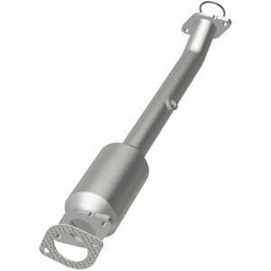 Nissan Frontier Catalytic Converter - Underbody - Magnaflow - Direct-Fit - `11-`15