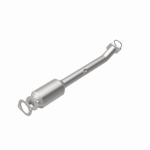 Nissan Frontier Catalytic Converter - Underbody - Magnaflow - Direct-Fit - `11-`15