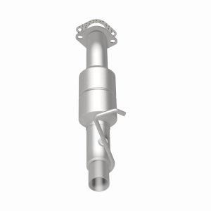 GMC Sierra 2500 HD Classic Catalytic Converter - Magnaflow - California Grade CARB Compliant Direct-Fit - 2007