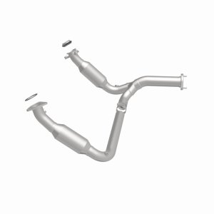GMC Sierra 1500 Catalytic Converter - Magnaflow - California Grade CARB Compliant Direct-Fit - `07-`09