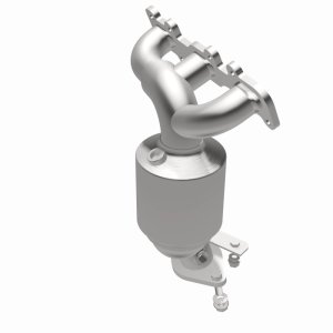 Lincoln MKT Catalytic Converter - Magnaflow - California Grade CARB Compliant Direct-Fit - 2011