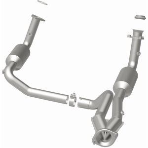 GMC Sierra 1500 Classic Catalytic Converter - Magnaflow - California Grade CARB Compliant - 2007