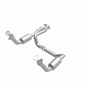 GMC Sierra 1500 Classic Catalytic Converter - Magnaflow - California Grade CARB Compliant - 2007
