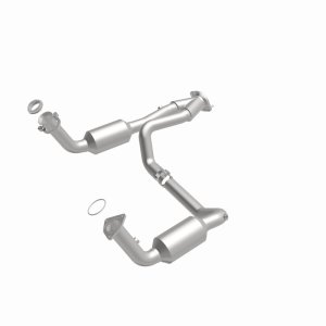 GMC Sierra 1500 Classic Catalytic Converter - Magnaflow - California Grade CARB Compliant - 2007