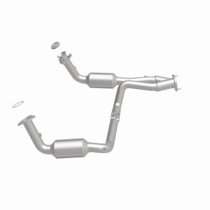 GMC Sierra 1500 Classic Catalytic Converter - Magnaflow - California Grade CARB Compliant - 2007
