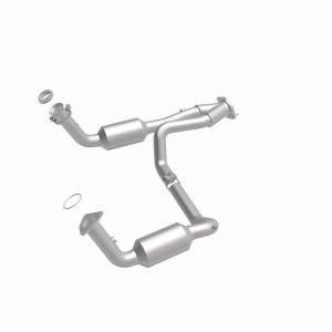 GMC Sierra 1500 Classic Catalytic Converter - Magnaflow - California Grade CARB Compliant - 2007