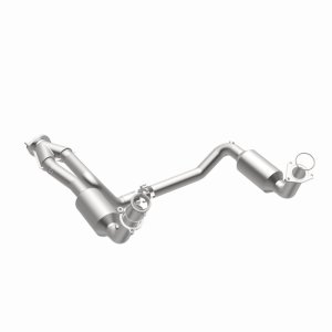 GMC Sierra 1500 Classic Catalytic Converter - Magnaflow - California Grade CARB Compliant - 2007