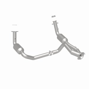 GMC Sierra 1500 Classic Catalytic Converter - Magnaflow - California Grade CARB Compliant - 2007