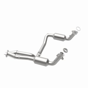 GMC Sierra 1500 Classic Catalytic Converter - Magnaflow - California Grade CARB Compliant - 2007