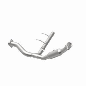Ford Expedition Catalytic Converter - Magnaflow - Direct Fit, CARB Compliant - `07-`08