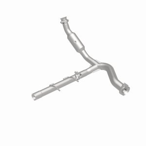 Ford Expedition Catalytic Converter - Magnaflow - Direct Fit, CARB Compliant - `07-`08