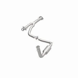 Jeep Liberty Catalytic Converter - Magnaflow - California Grade CARB Compliant Direct-Fit - 2004