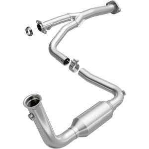 Jeep Liberty Catalytic Converter - Magnaflow - California Grade CARB Compliant Direct-Fit - 2004