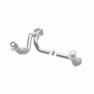 Cadillac Escalade Catalytic Converter - Magnaflow - Direct Fit, California Grade CARB Compliant - `07-`08