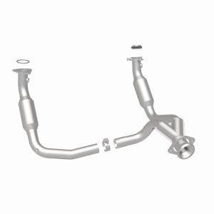 Cadillac Escalade Catalytic Converter - Magnaflow - Direct Fit, California Grade CARB Compliant - `07-`08