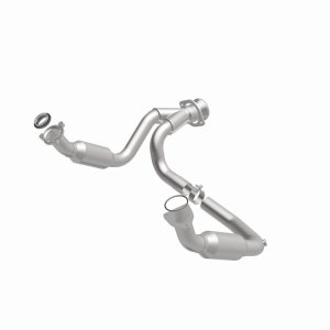 GMC Yukon XL 1500 Catalytic Converter - Magnaflow - Direct Fit, California Grade CARB Compliant - `07-`08