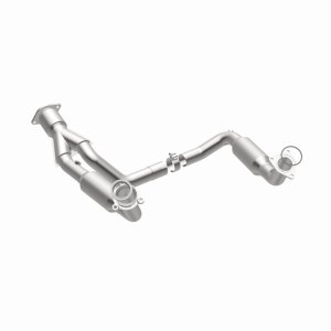 Chevrolet Trailblazer Catalytic Converter - Rear - Magnaflow - California Grade CARB Compliant Direct-Fit - `07-`09