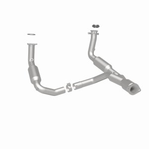 Chevrolet Trailblazer Catalytic Converter - Rear - Magnaflow - California Grade CARB Compliant Direct-Fit - `07-`09