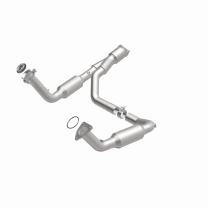 Chevrolet Trailblazer Catalytic Converter - Rear - Magnaflow - California Grade CARB Compliant Direct-Fit - `07-`09