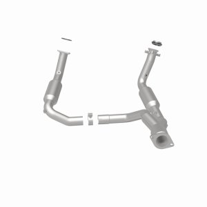 Chevrolet Trailblazer Catalytic Converter - Rear - Magnaflow - California Grade CARB Compliant Direct-Fit - `07-`09