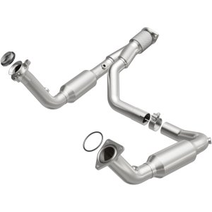 Chevrolet Trailblazer Catalytic Converter - Rear - Magnaflow - California Grade CARB Compliant Direct-Fit - `07-`09