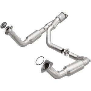 GMC Envoy Catalytic Converter - Rear - Magnaflow - California Grade CARB Compliant Direct-Fit - 2007